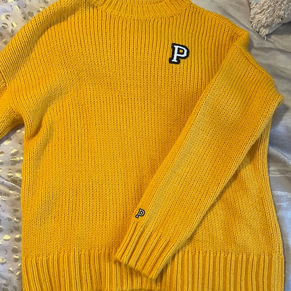 PINK sweater - Picture 1 of 2